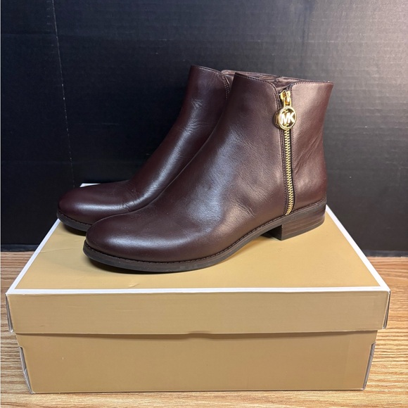 Michael Kors Lainey Flat Ankle Booties #4627 - Picture 1 of 12